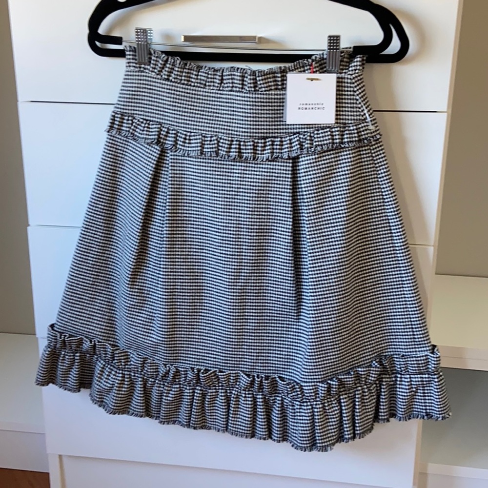 Romanchic Black and white tweed skirt